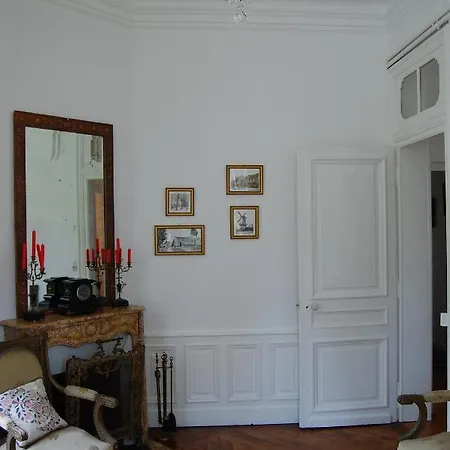 فندق مبيت وإفطار Chateau De Broyes (Oise)