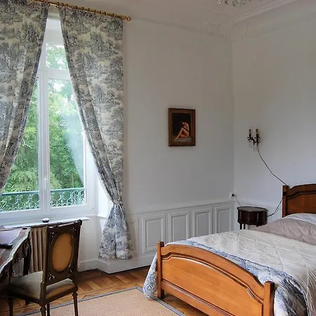 Couette-café Château De Broyes *