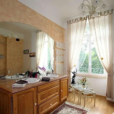 Chateau De فندق مبيت وإفطار 3*