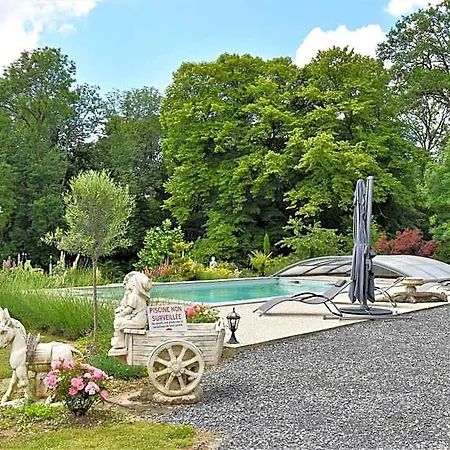 فندق مبيت وإفطار Chateau De Broyes (Oise)
